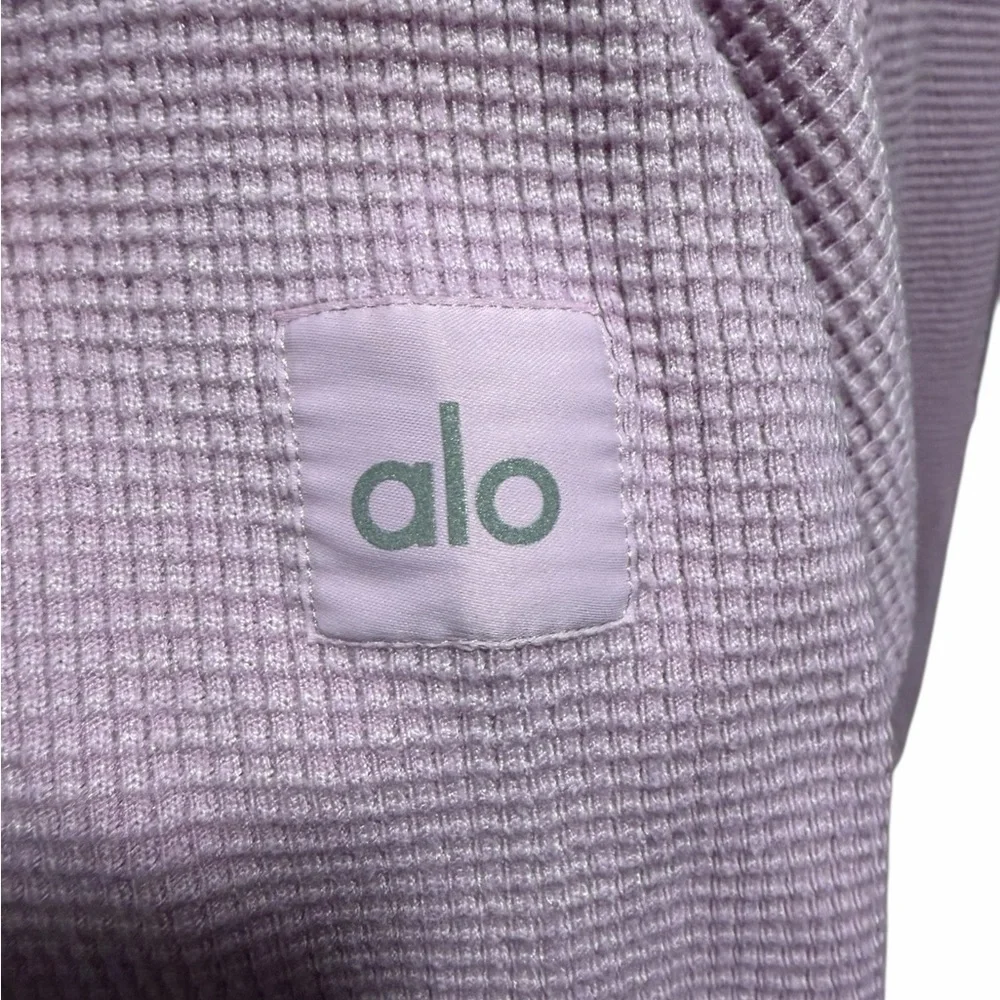 ALO Yoga chic comfortable